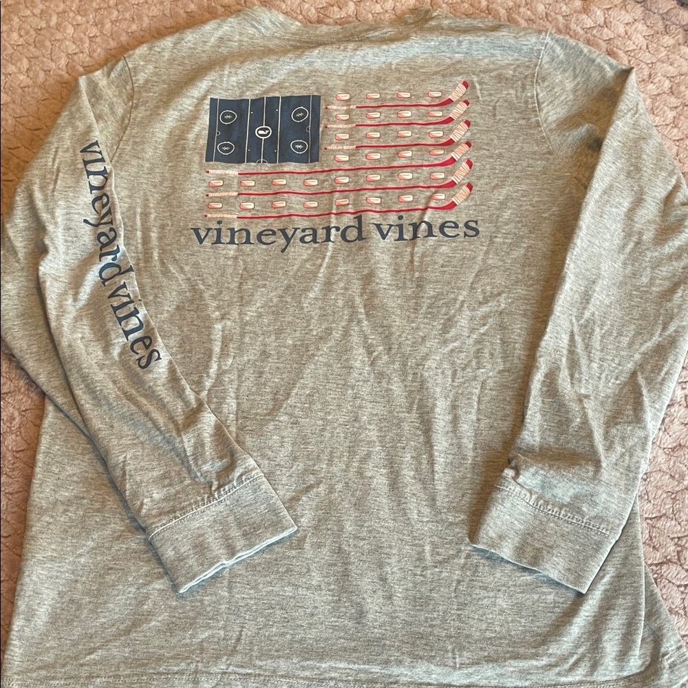 Vineyard Vines Boys Long Sleeved Pocket Tee - size Large